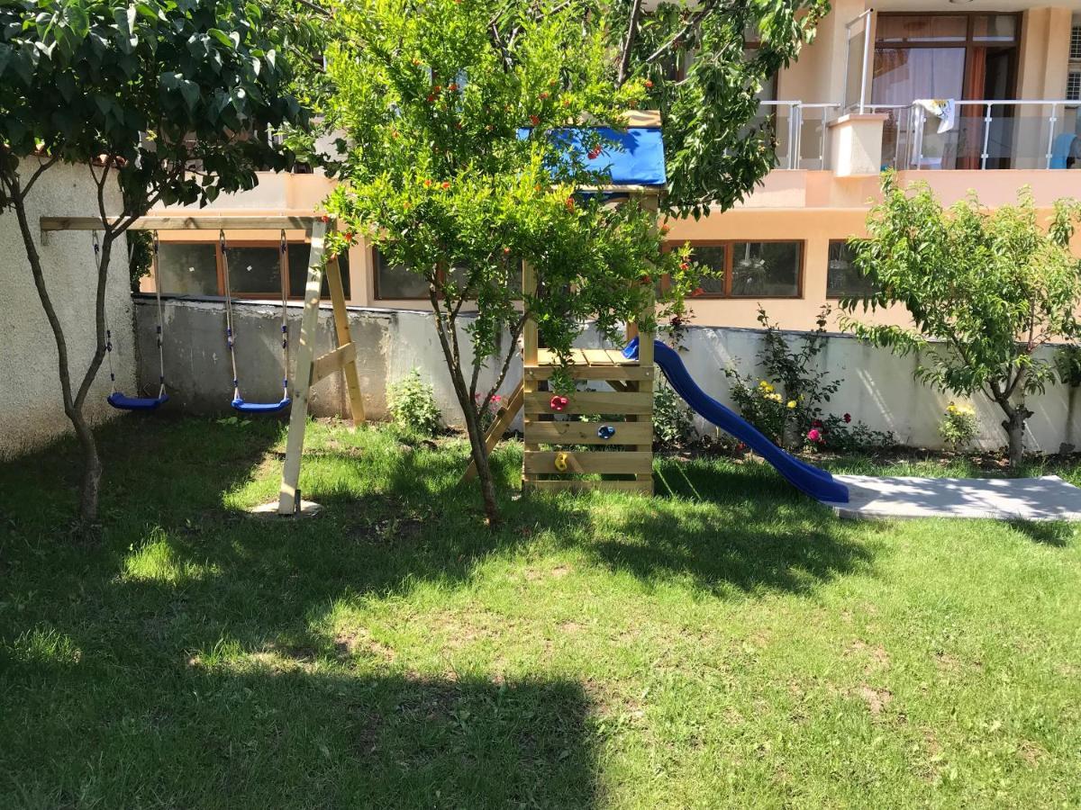Family Hotel Akra Chernomorets Exterior photo