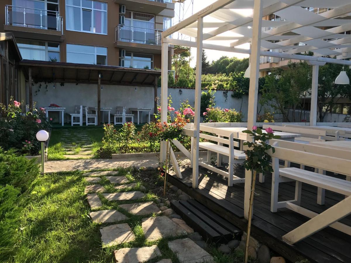Family Hotel Akra Chernomorets Exterior photo