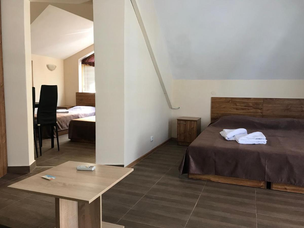 Family Hotel Akra Chernomorets Exterior photo